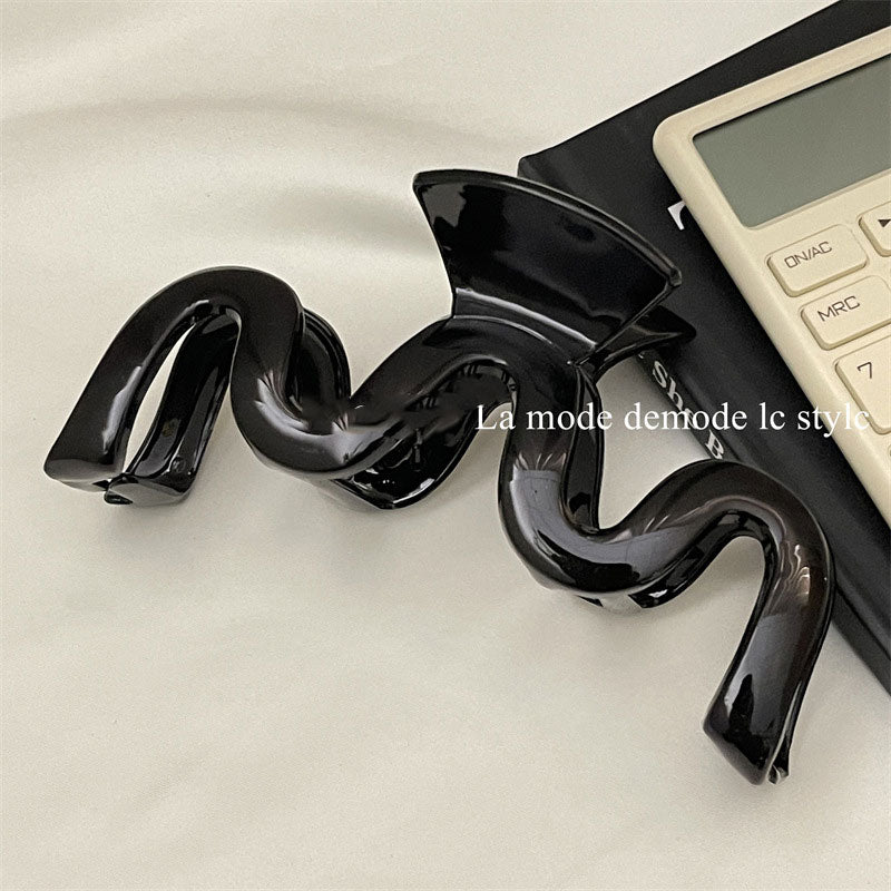 Matte Wave Hair Clip