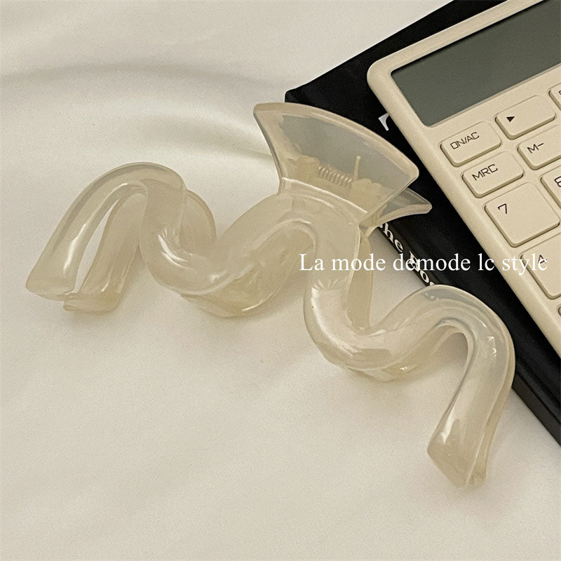 Matte Wave Hair Clip