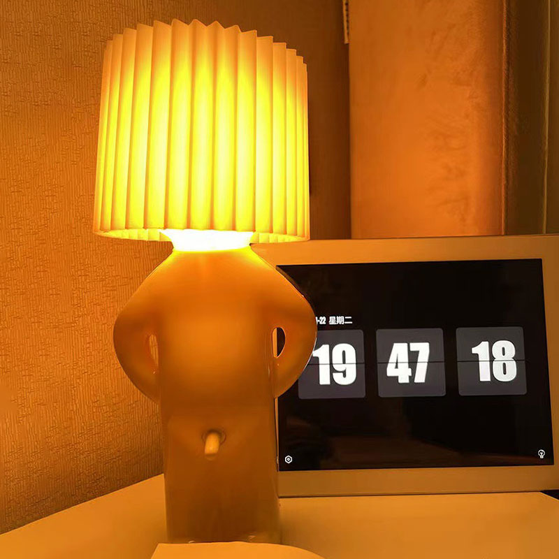 A Bit Shy Desk Lamp