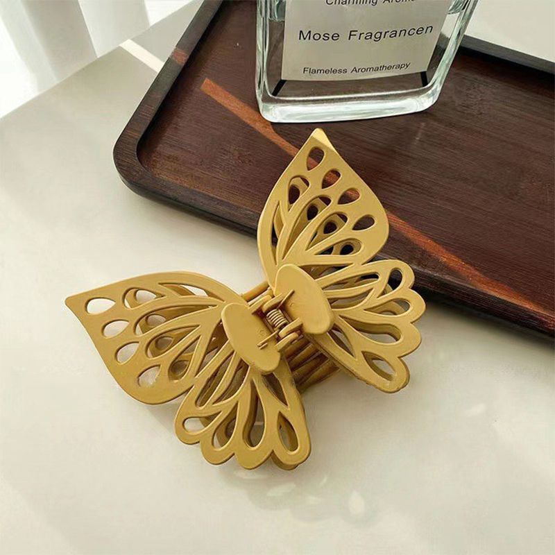 Hollow Butterfly Tassel Clip🦋