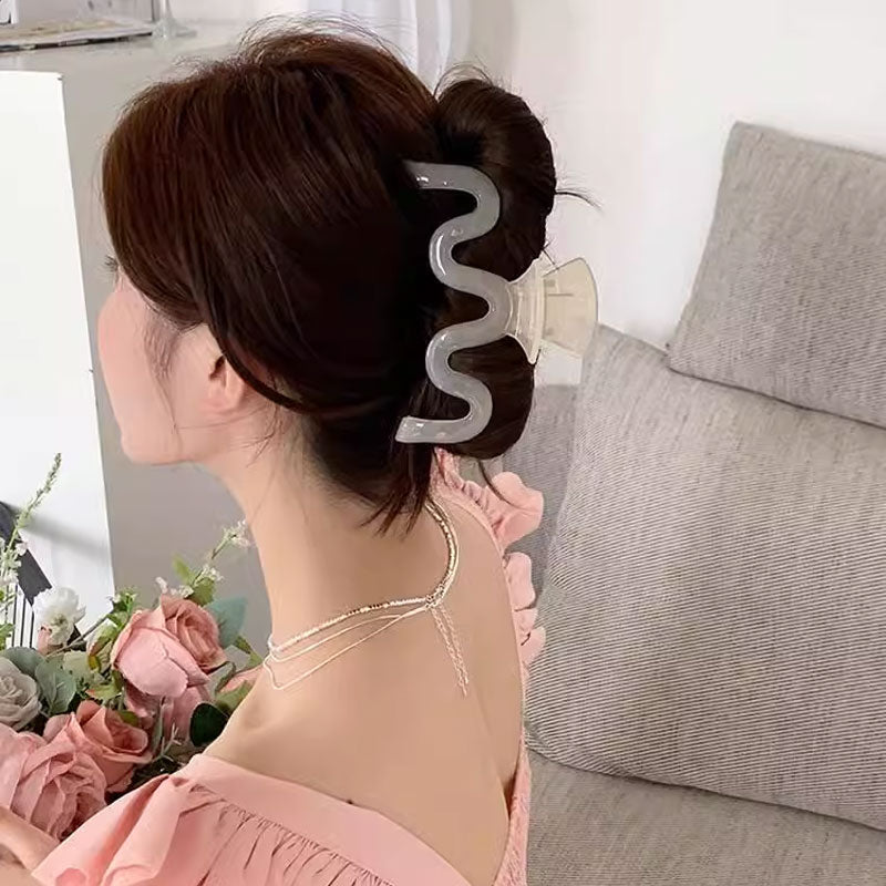 Matte Wave Hair Clip