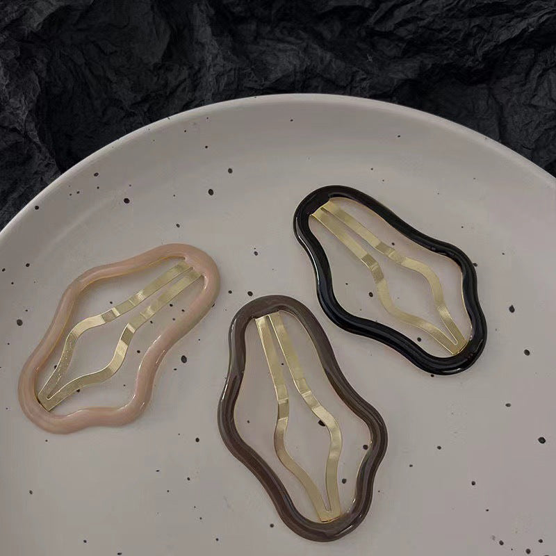 Cloud-Shaped Cutout Broken Hair Clip