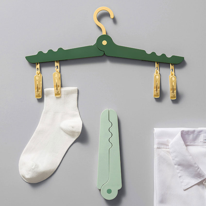 Folding Hanger With Clip