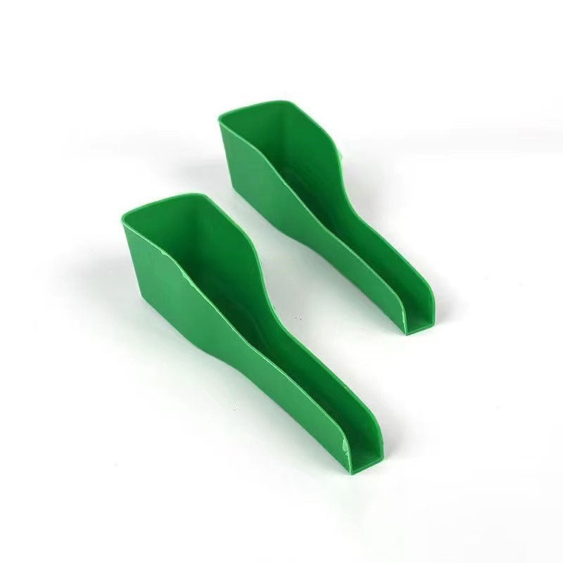 Easy-To-Use Bird Feeding Spoon