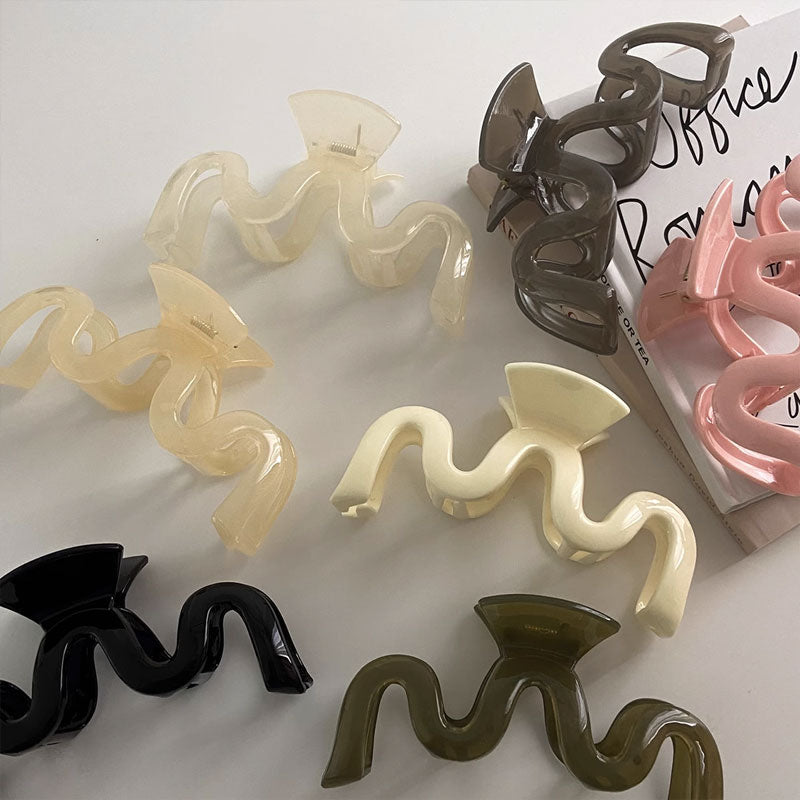 Matte Wave Hair Clip