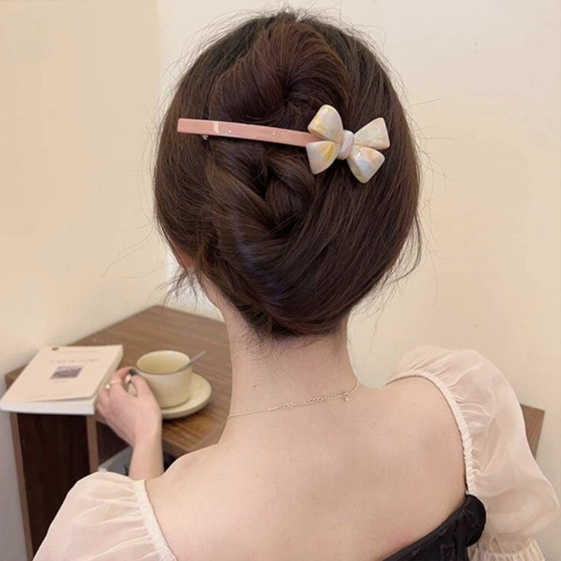 Three-dimensional Bowknot Clip