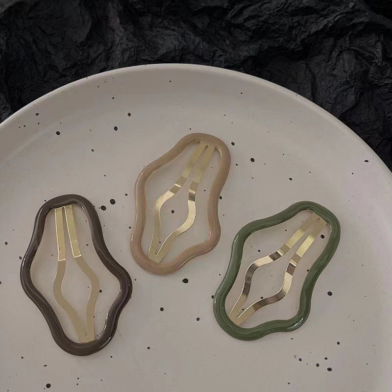 Cloud-Shaped Cutout Broken Hair Clip