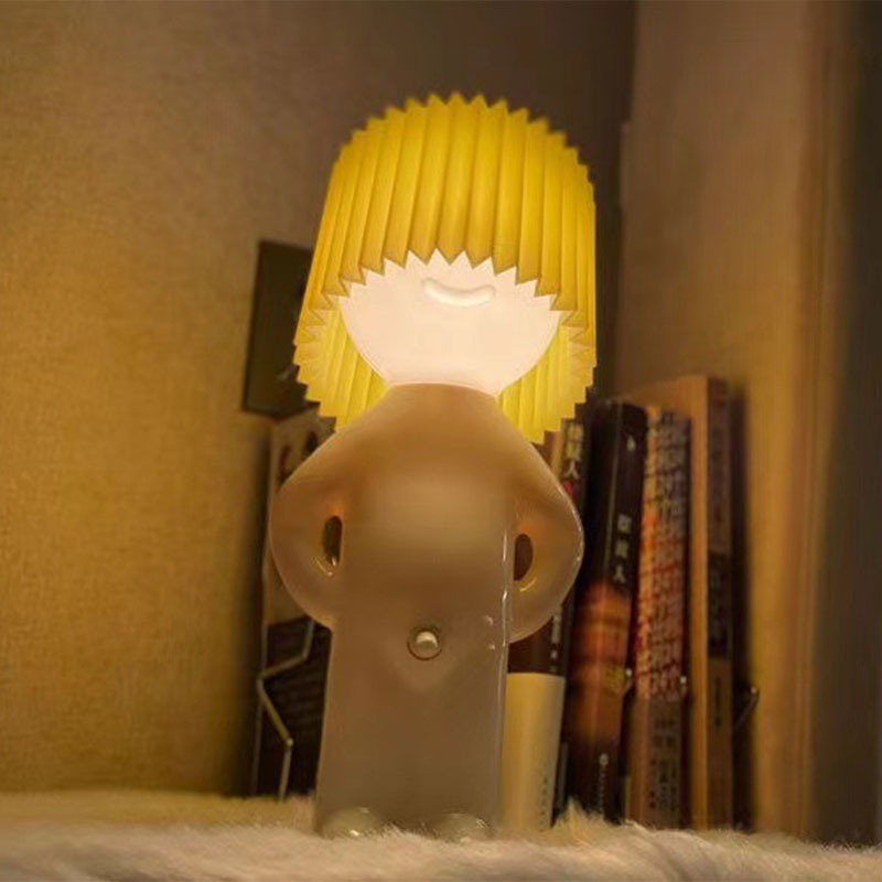 A Bit Shy Desk Lamp