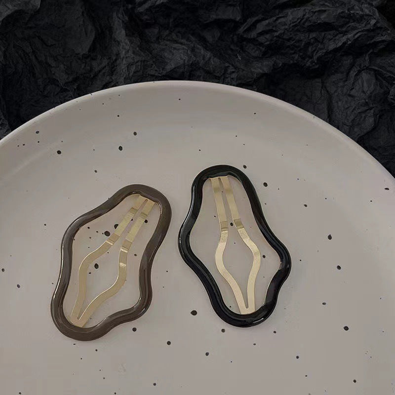 Cloud-Shaped Cutout Broken Hair Clip