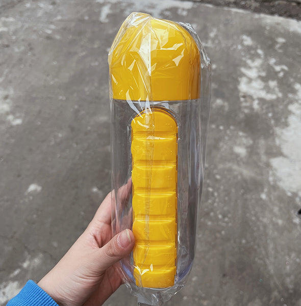 Pillenorganisator-Wasserflasche/Pill organizer water bottle