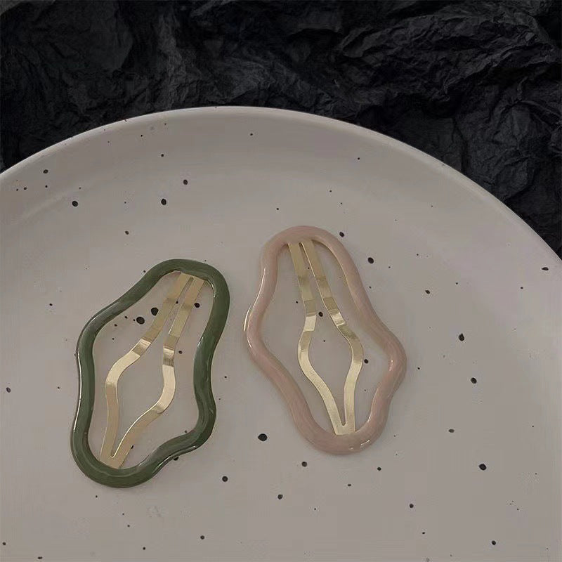 Cloud-Shaped Cutout Broken Hair Clip