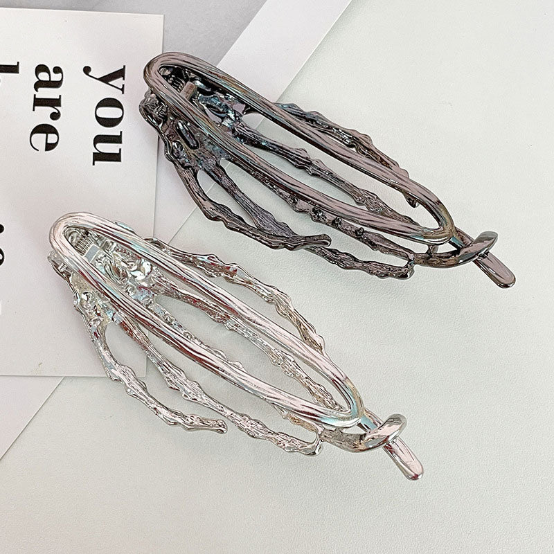Metal Skull Hand Twist Clip Hair Accessory