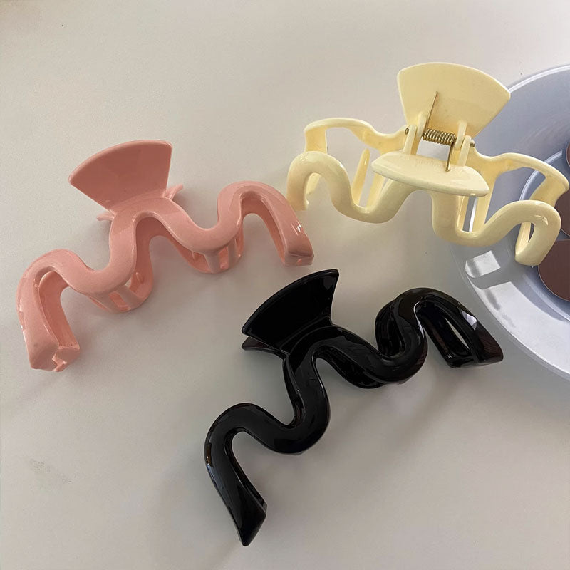 Matte Wave Hair Clip