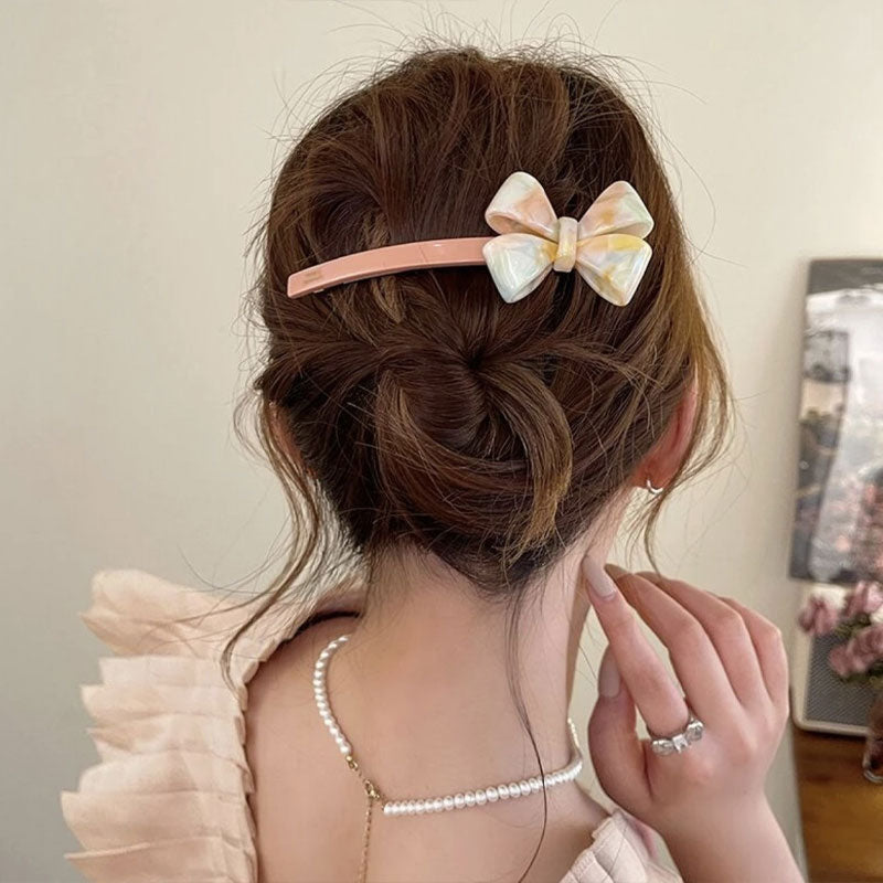 Three-dimensional Bowknot Clip