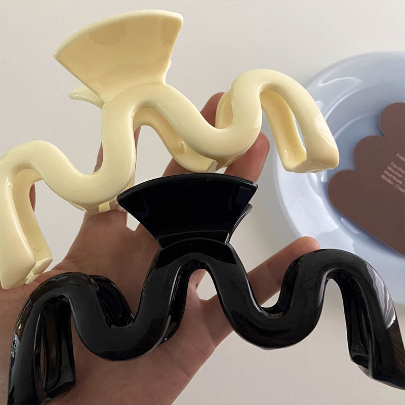 Matte Wave Hair Clip