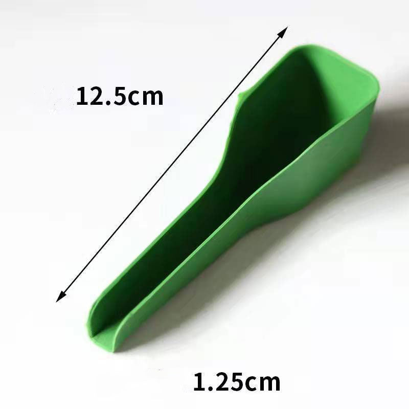 Easy-To-Use Bird Feeding Spoon