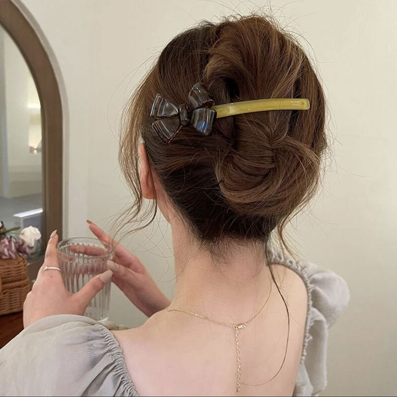 Three-dimensional Bowknot Clip