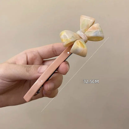 Three-dimensional Bowknot Clip