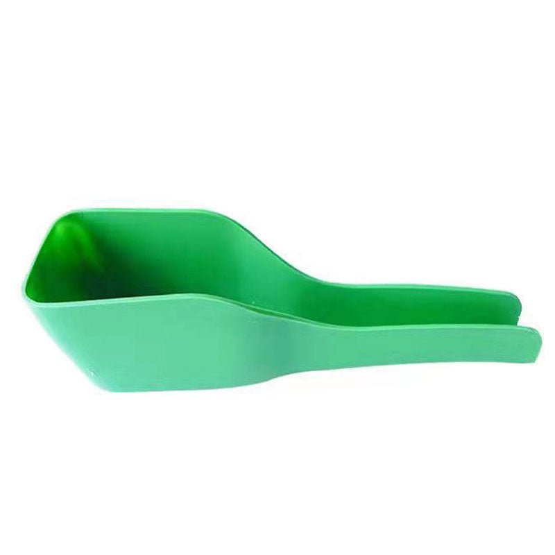 Easy-To-Use Bird Feeding Spoon