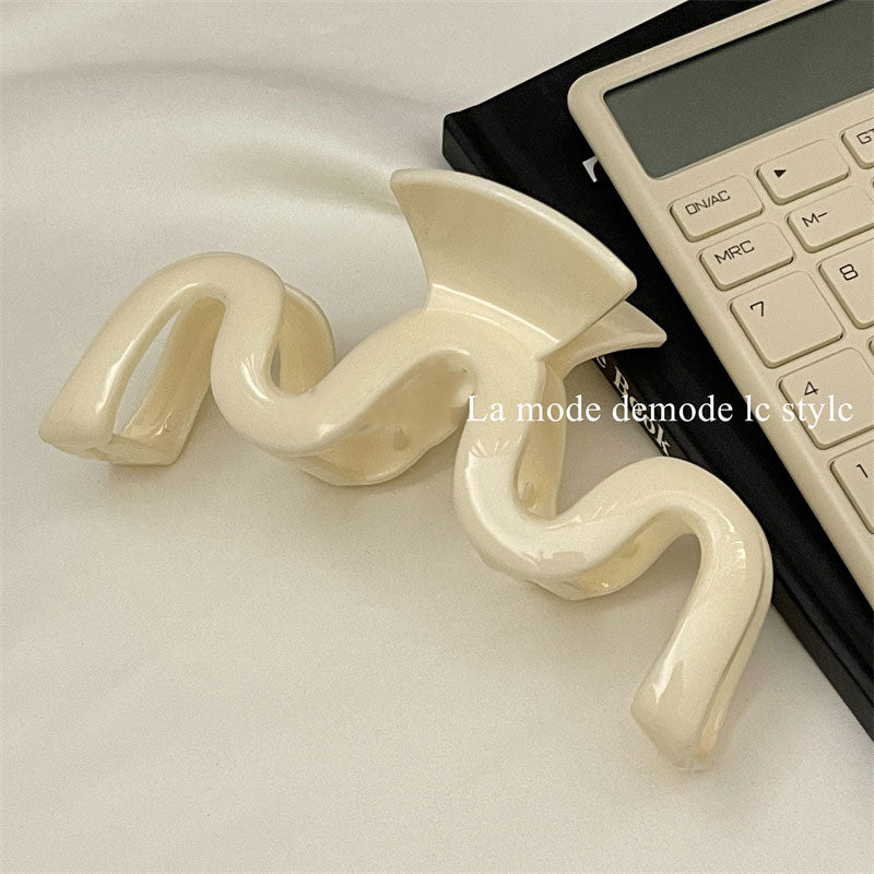 Matte Wave Hair Clip