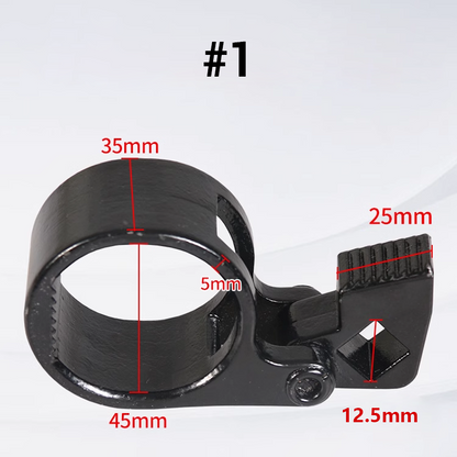 Multifunksjonell Styremaskin Og Rornøkkel/Multifunctional steering gear and rudder stock wrench