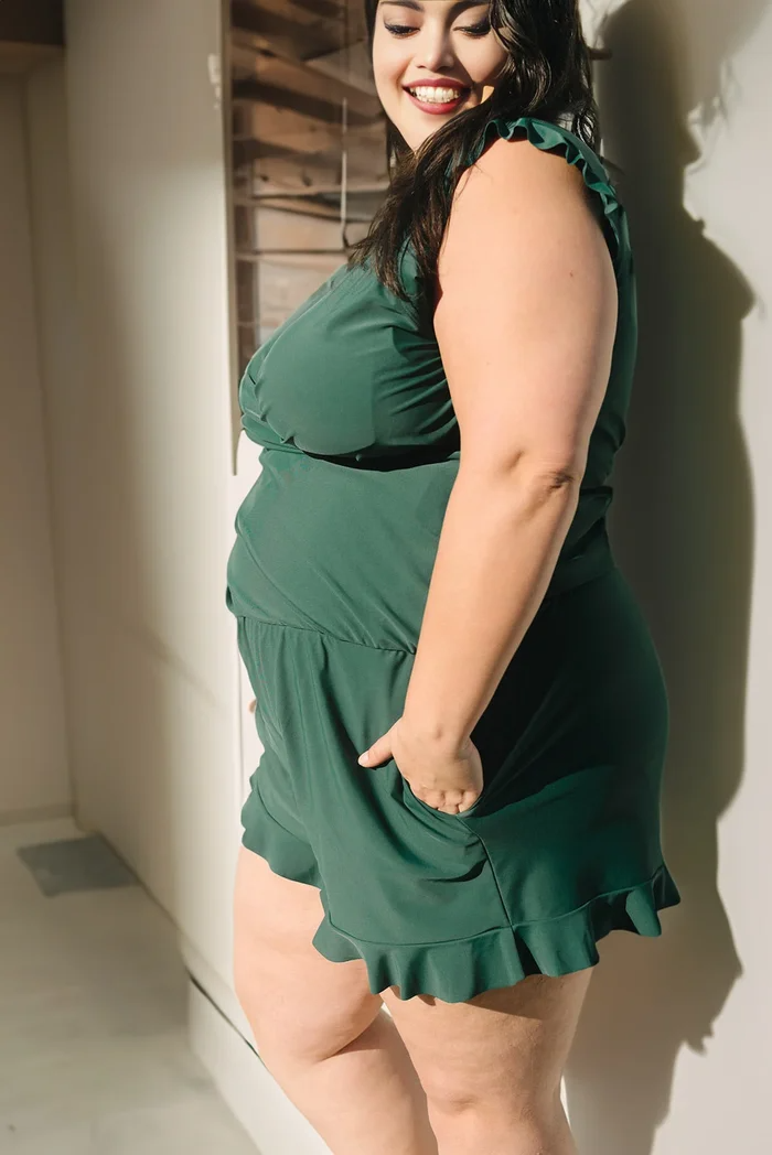 Einteiliger Badeanzug mit integriertem BH und Leggings/One-piece swimsuit with built-in bra and leggings