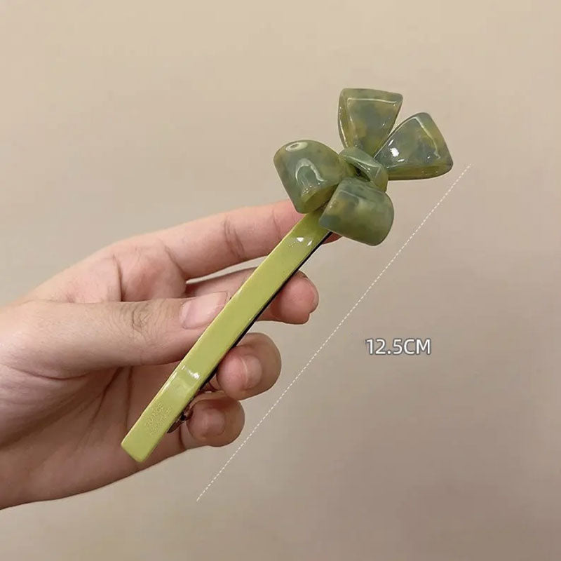 Three-dimensional Bowknot Clip