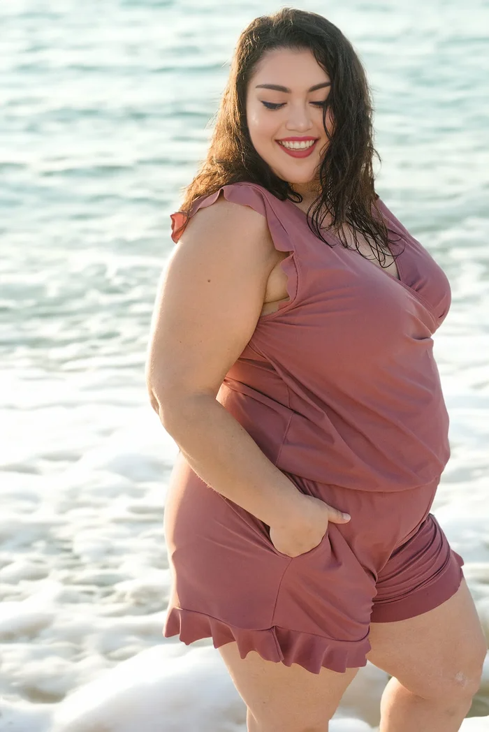 Einteiliger Badeanzug mit integriertem BH und Leggings/One-piece swimsuit with built-in bra and leggings