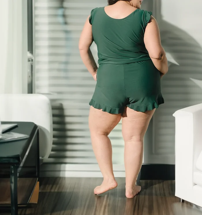 Einteiliger Badeanzug mit integriertem BH und Leggings/One-piece swimsuit with built-in bra and leggings