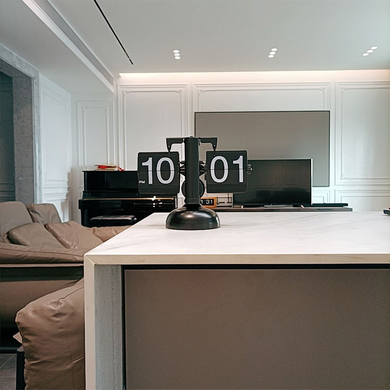 Creative Automatic Page Turn Clock