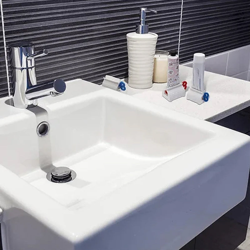 Easy-squeeze Toothpaste Holder