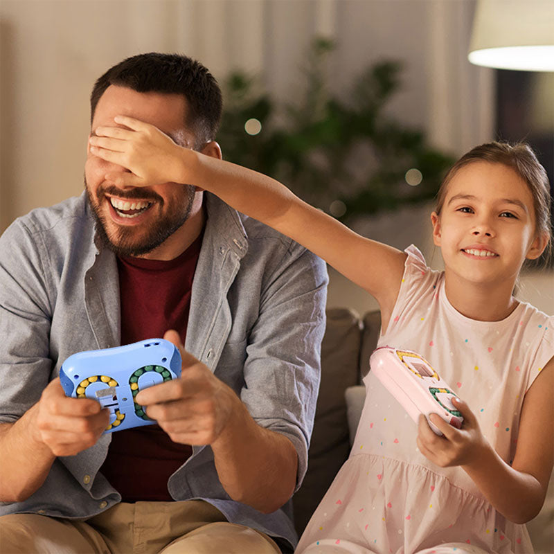 Rotating Finger Cube