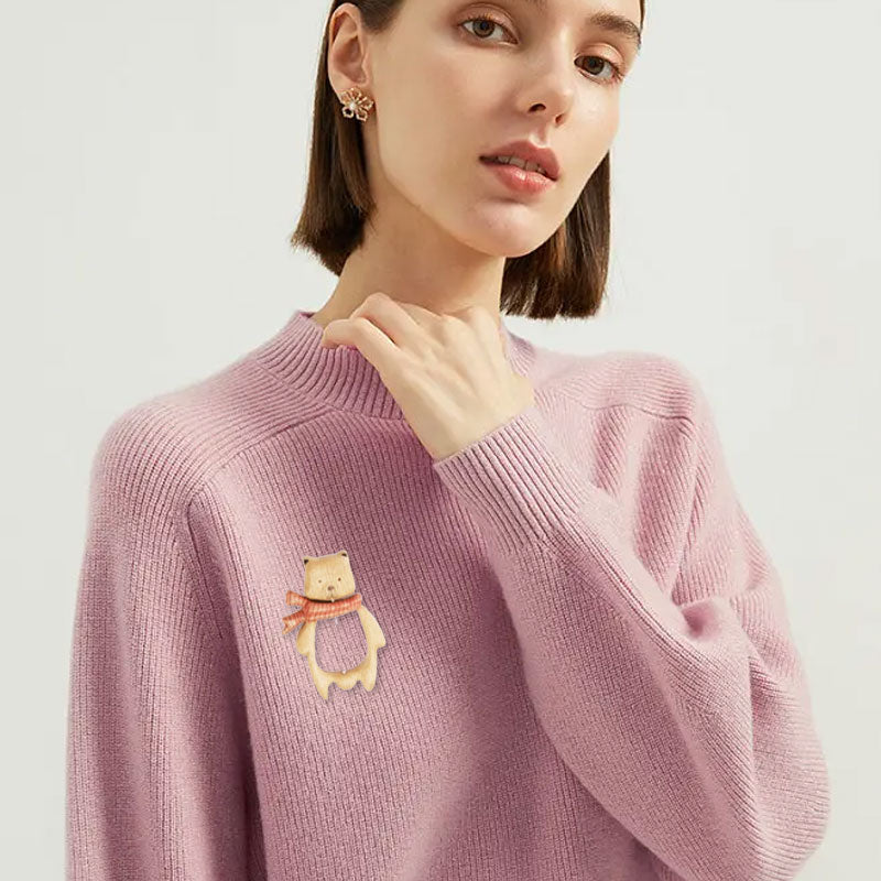 Cute Pet Series Woodcut Sweater Brooch - Han Han Bear