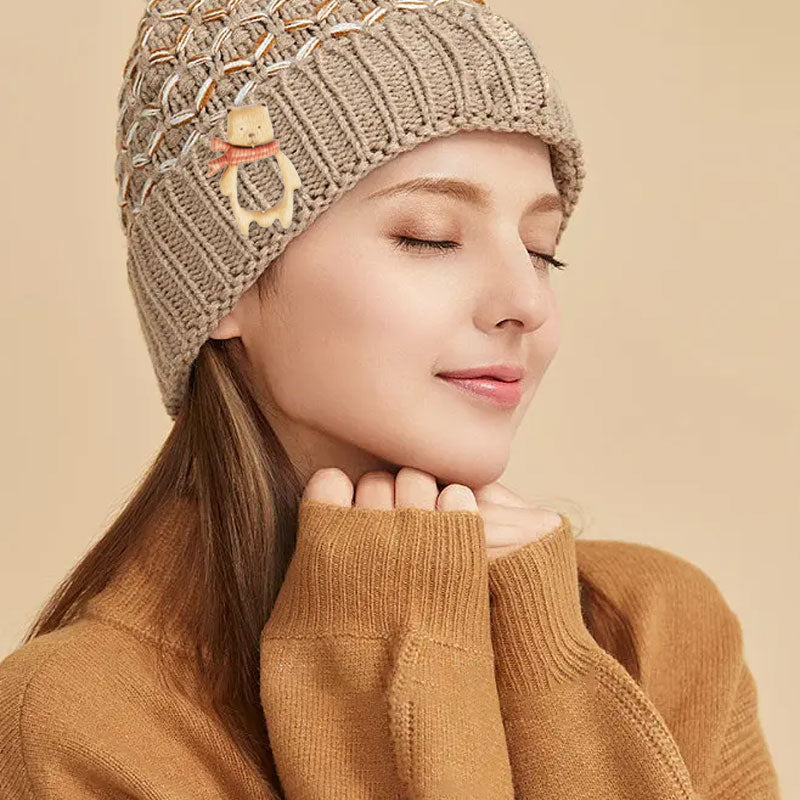 Cute Pet Series Woodcut Sweater Brooch - Han Han Bear