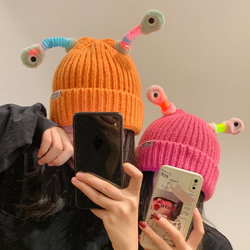 🔥Winter Parent-Child Cute Glowing Little Monster Knit Hat/Cute glowing little monster knitted hat